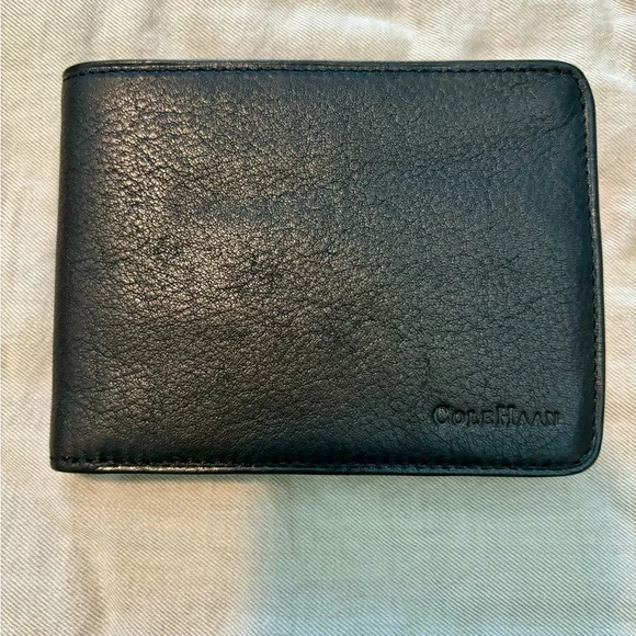 Cole-Haan men’s cardholder and wallet - Picture 1 of 6